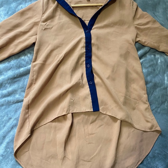 🍸BLOUSE SHIRT! - Picture 2 of 5